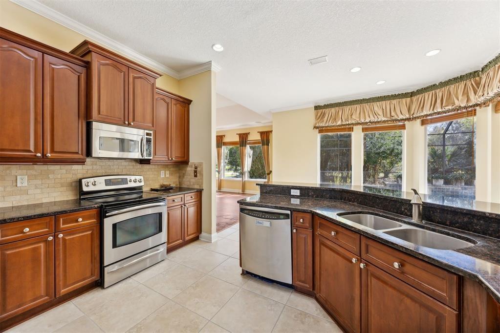 85098 Majestic Walk Circle