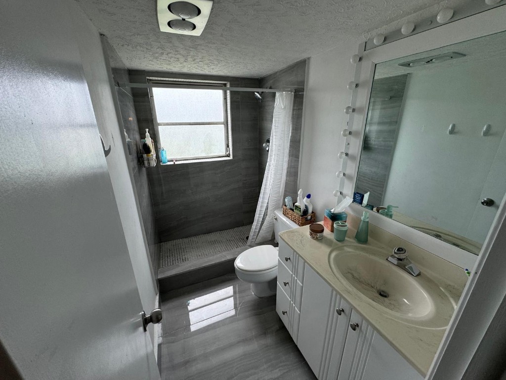 PALM AIRE NO 50 - Residential