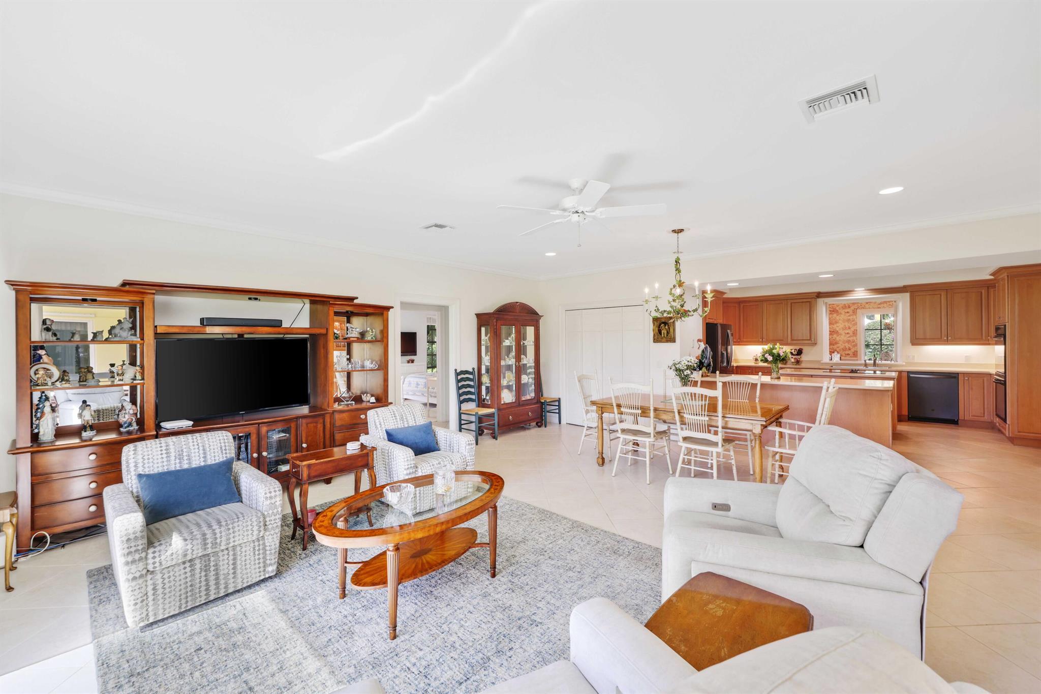 PAR CLUB CIRCLE - Residential