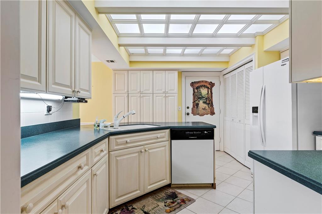 Galleons Condo - Residential