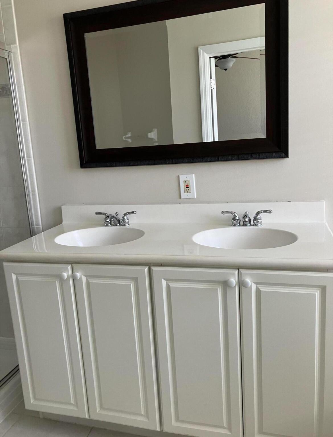 OCEAN CAY - Residential Lease