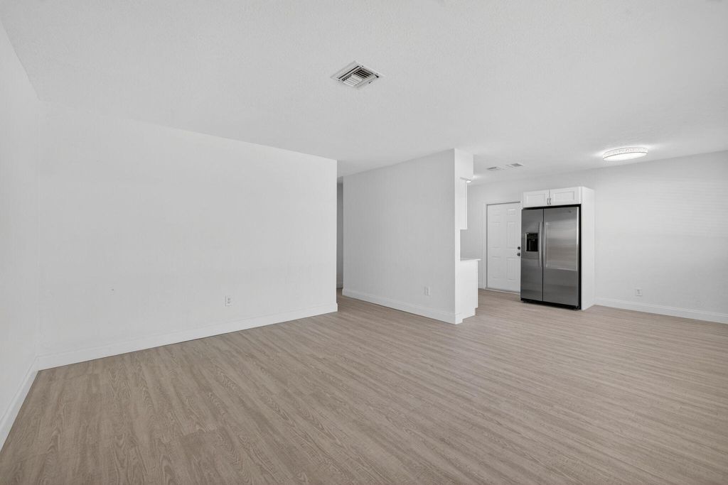 Photo of 4807 NE 18th Avenue, Oakland Park, FL 33334 (MLS # B26020915)