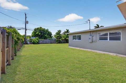 Tiny photo for 4807 NE 18th Avenue, Oakland Park, FL 33334 (MLS # B26020915)