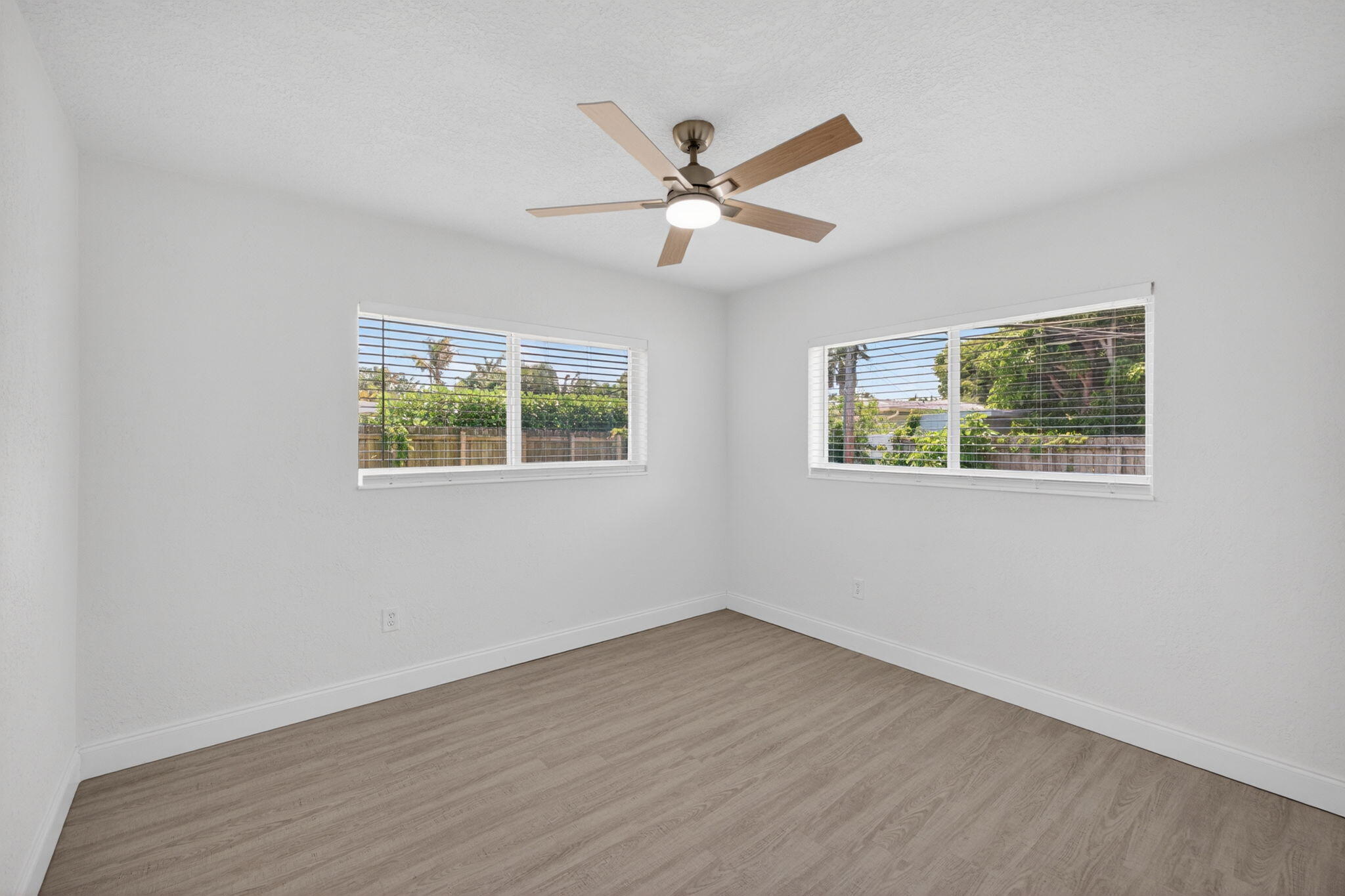 FLORANADA RIDGE SEC - Residential