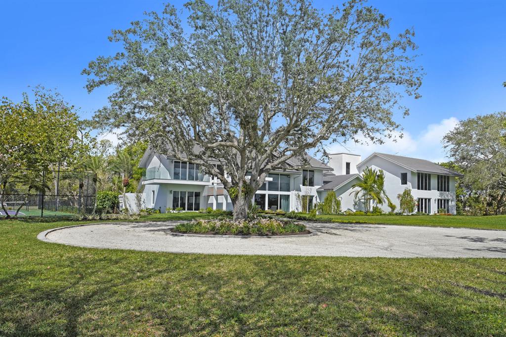 PALM BEACH POINT - Residential