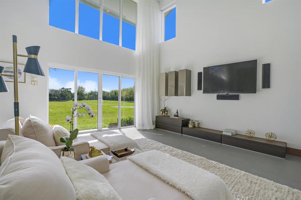 PALM BEACH POINT - Residential