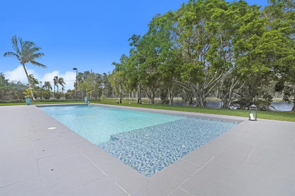 PALM BEACH POINT - Residential