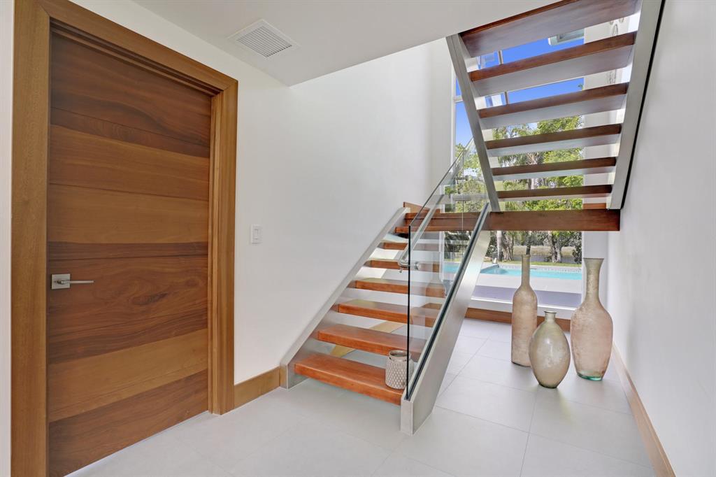 PALM BEACH POINT - Residential