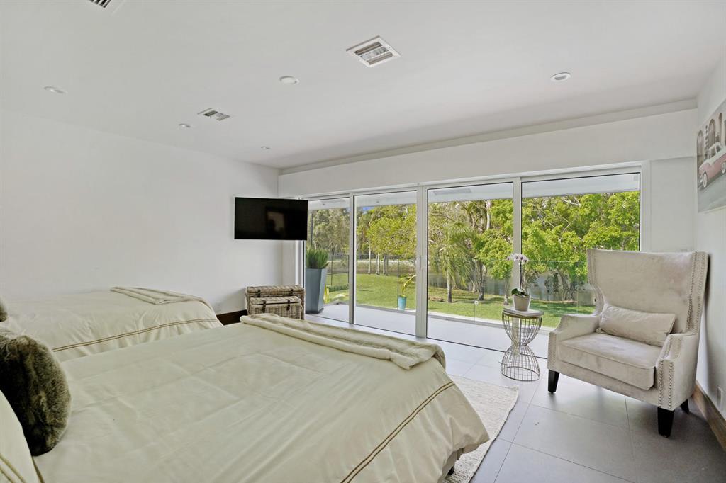 PALM BEACH POINT - Residential