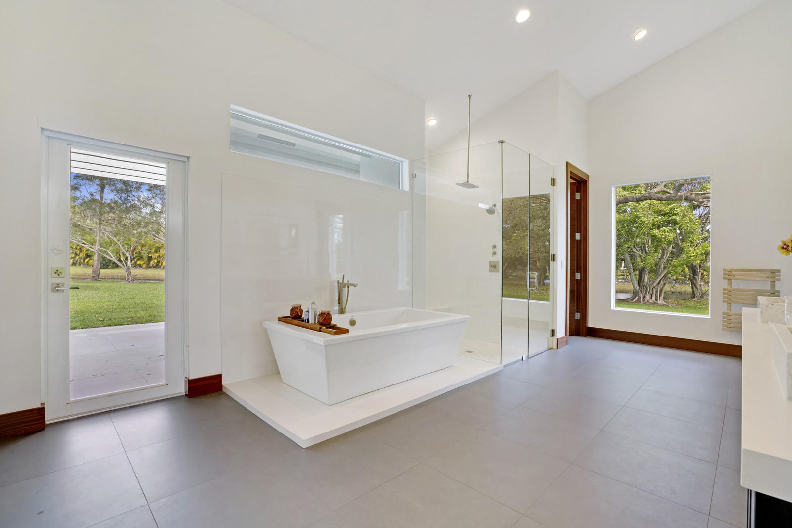 PALM BEACH POINT - Residential