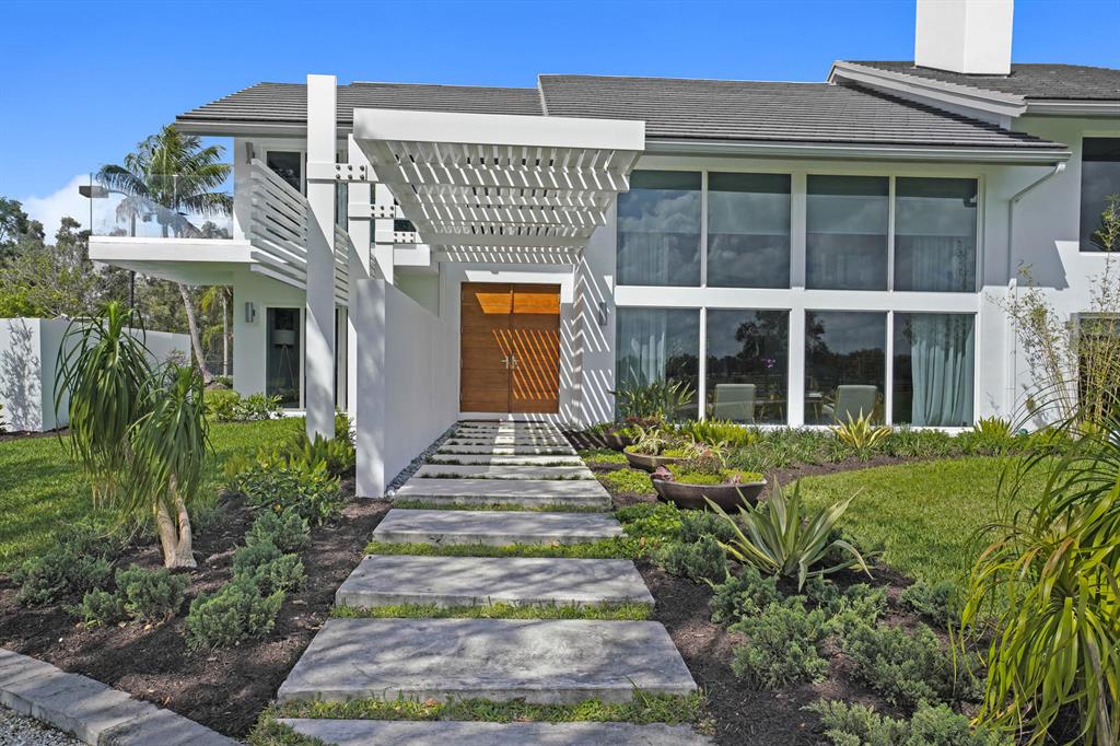 PALM BEACH POINT - Residential