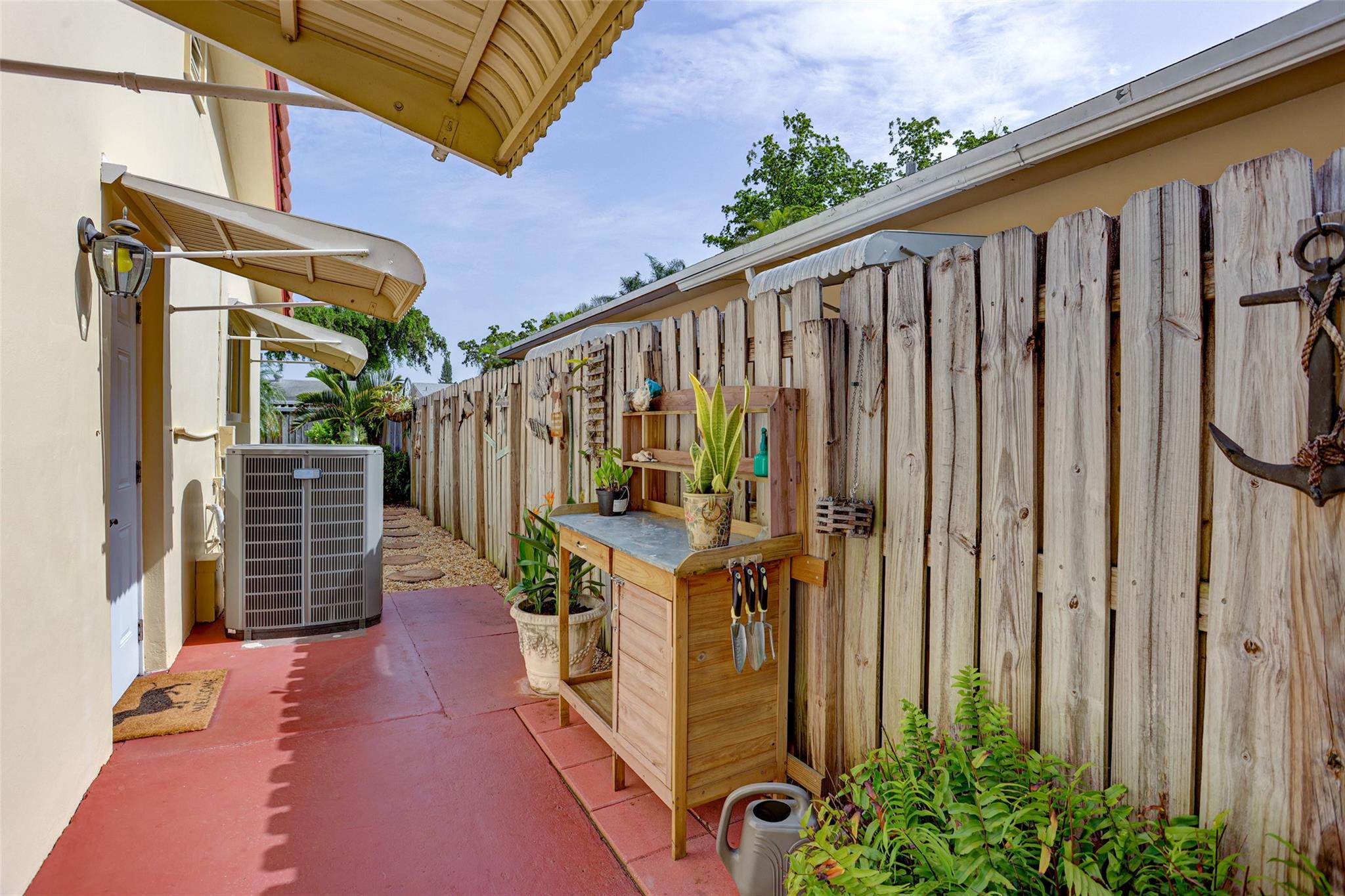 DANIA HIGHLANDS - Residential