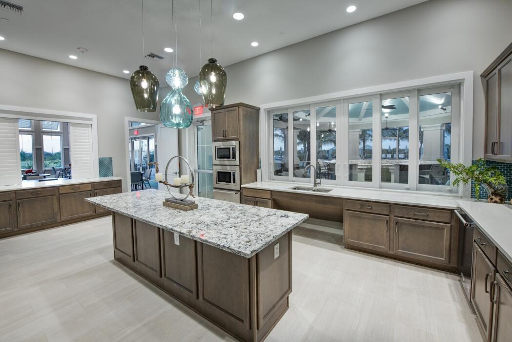 DEL WEBB TRADITION - Residential