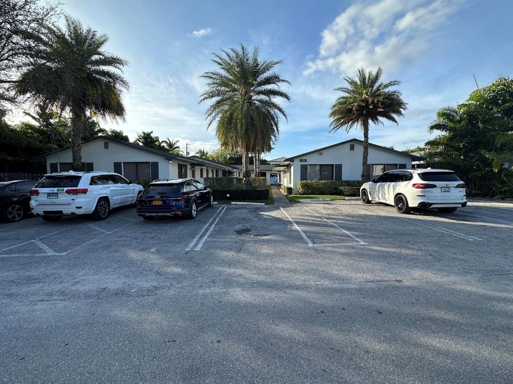 Photo of 828 N Lake Avenue, Delray Beach, FL (MLS # R10976835)