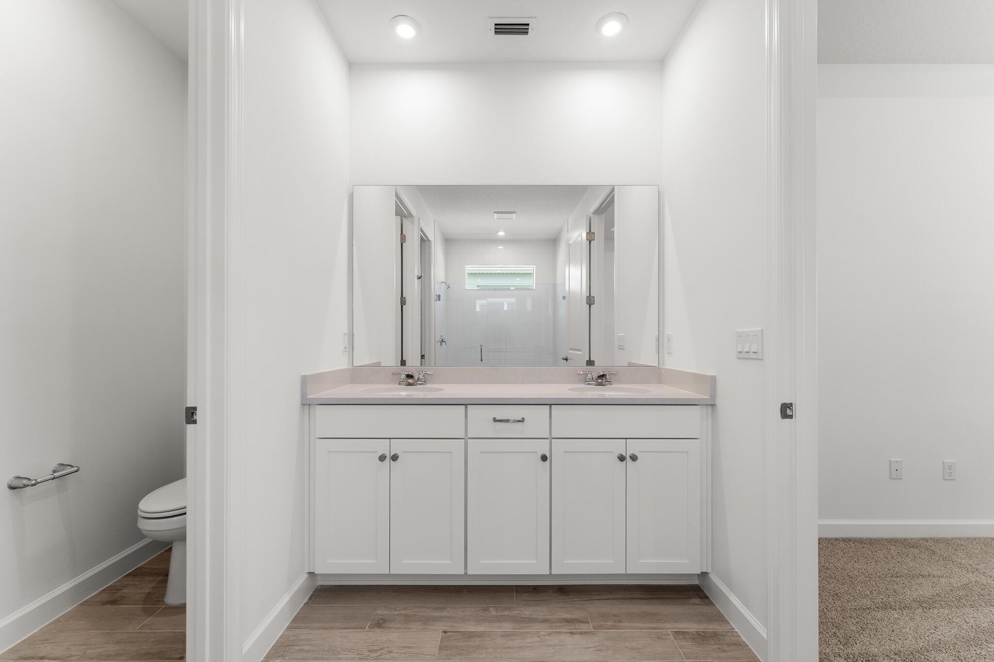 TELARO AT SOUTHERN GROVE - Residential