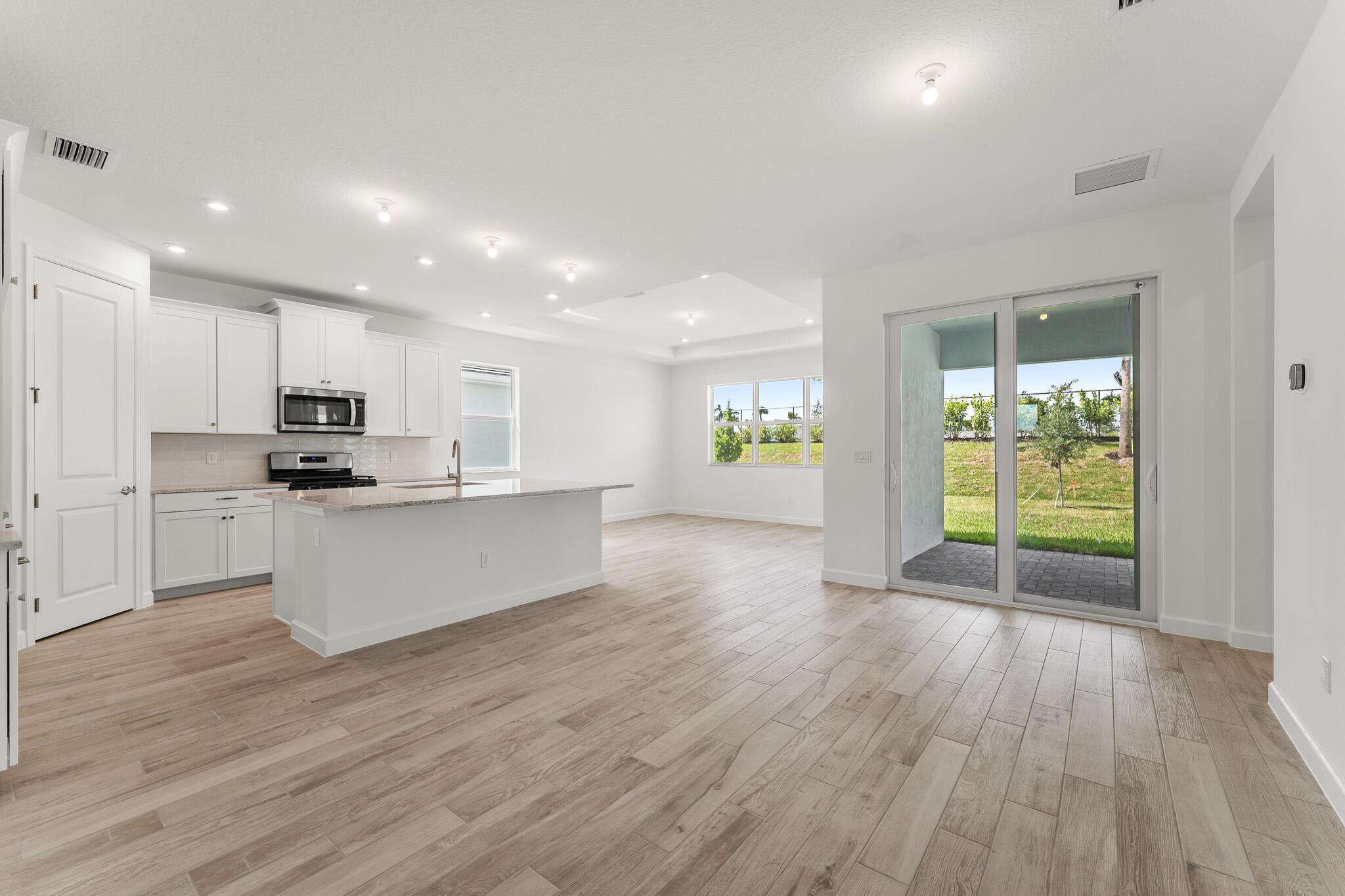 TELARO AT SOUTHERN GROVE - Residential