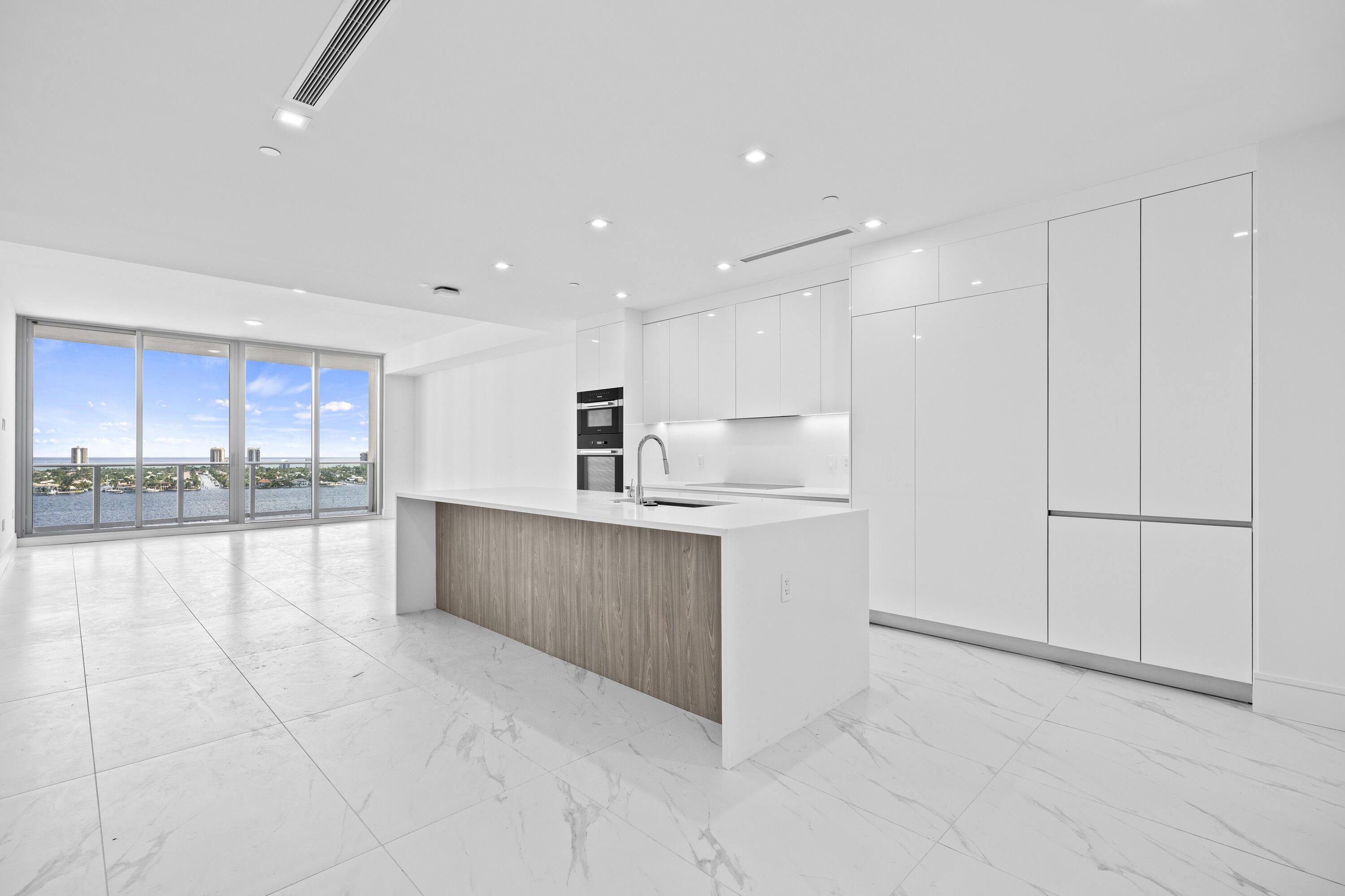 Nautilus 220 Condominium - Residential