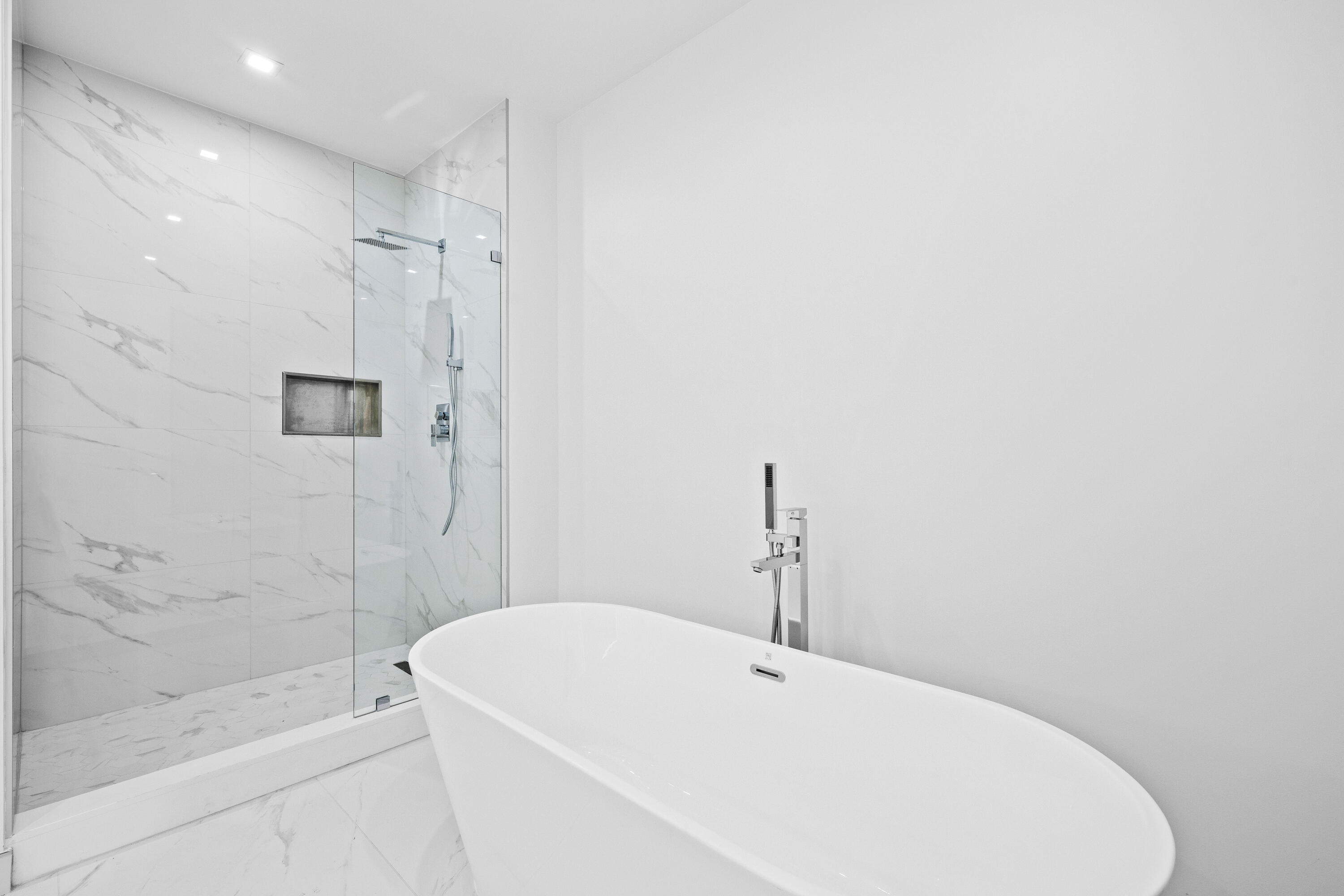 Nautilus 220 Condominium - Residential