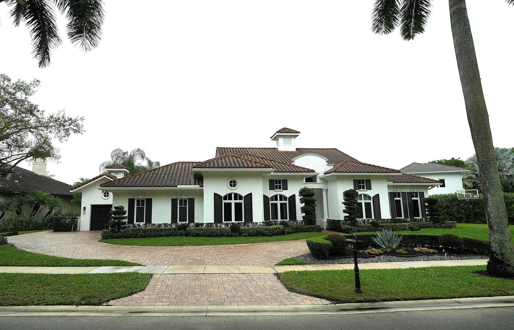 Photo of 61 Peregrine Avenue, Plantation, FL 33324 (MLS # B26004655)