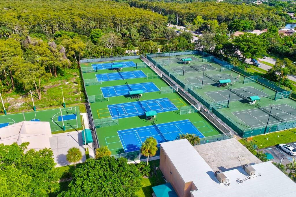 BAYPORT VILLAGE - Residential