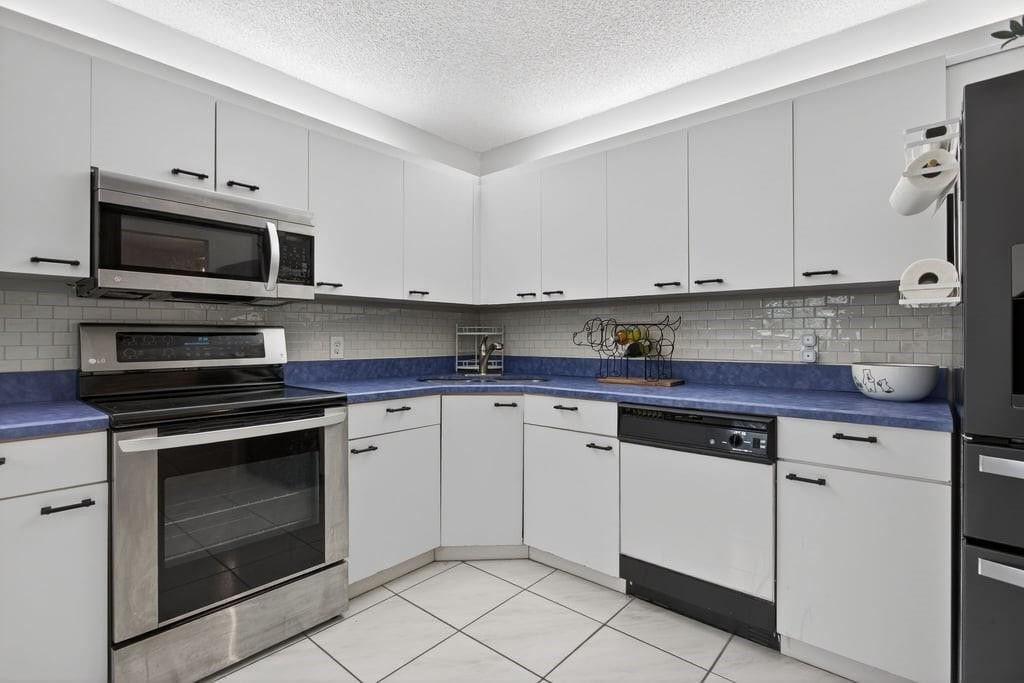 BAYPORT VILLAGE - Residential