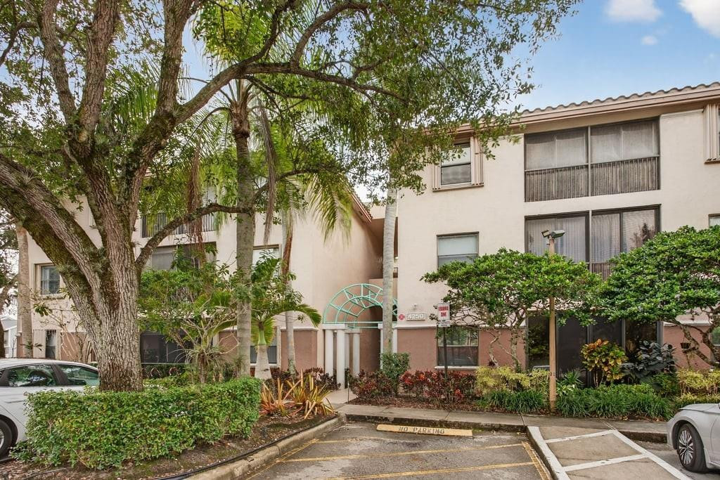 BAYPORT VILLAGE - Residential