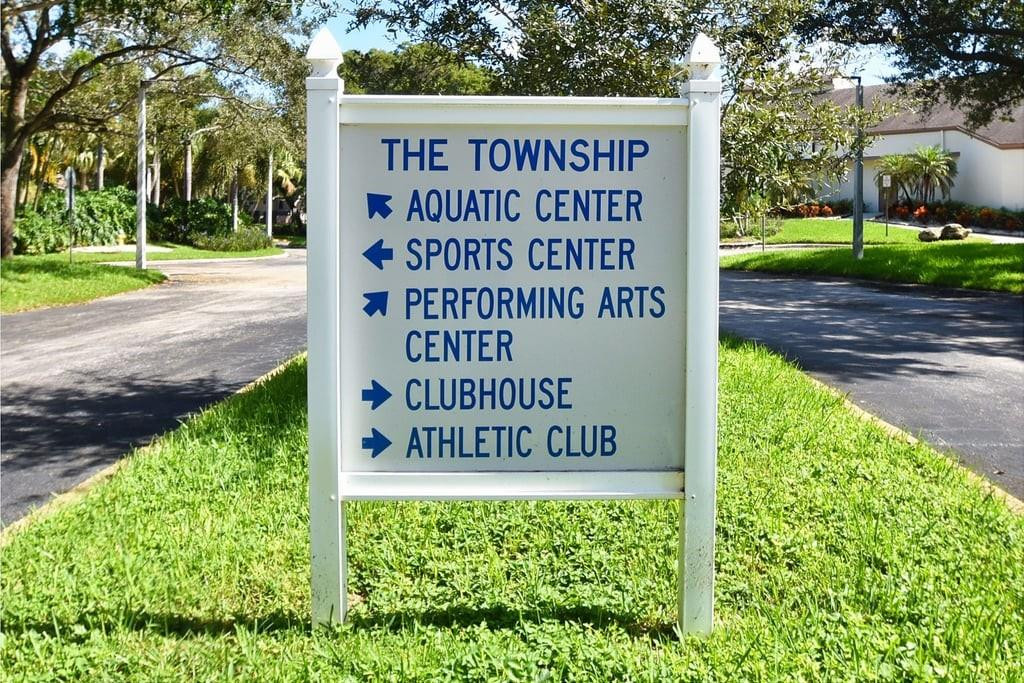 BAYPORT VILLAGE - Residential