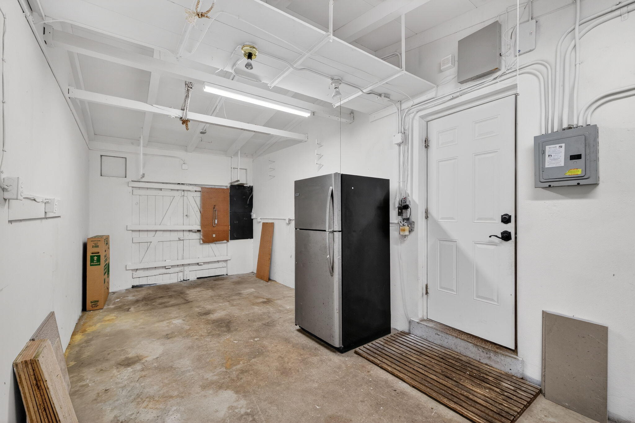 SHADY BANKS & LAUDERDALE ISLES - Residential