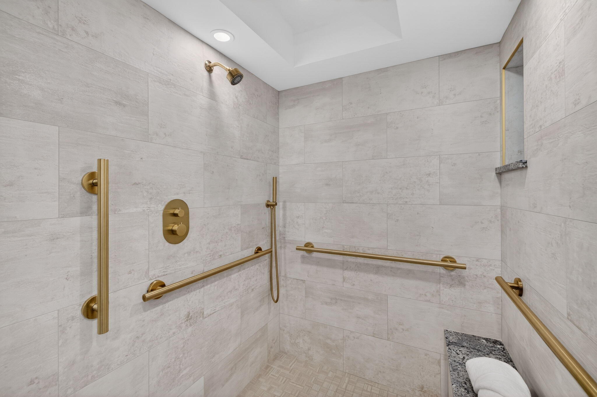 SHADY BANKS & LAUDERDALE ISLES - Residential