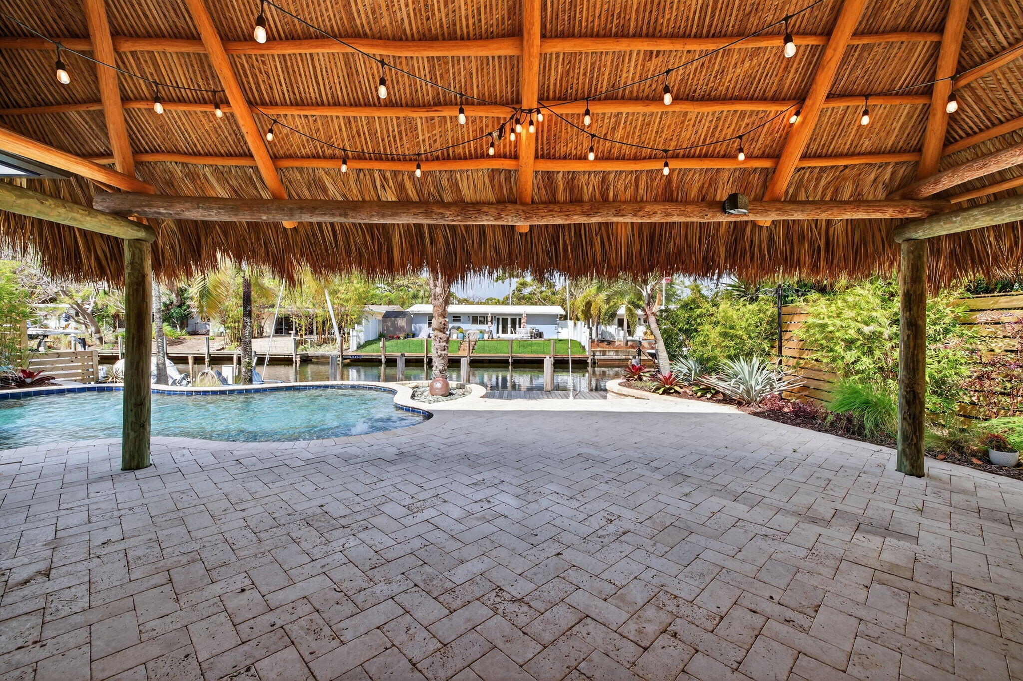 SHADY BANKS & LAUDERDALE ISLES - Residential