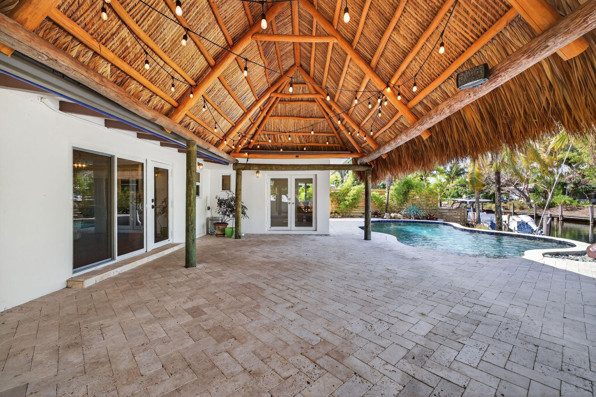 SHADY BANKS & LAUDERDALE ISLES - Residential