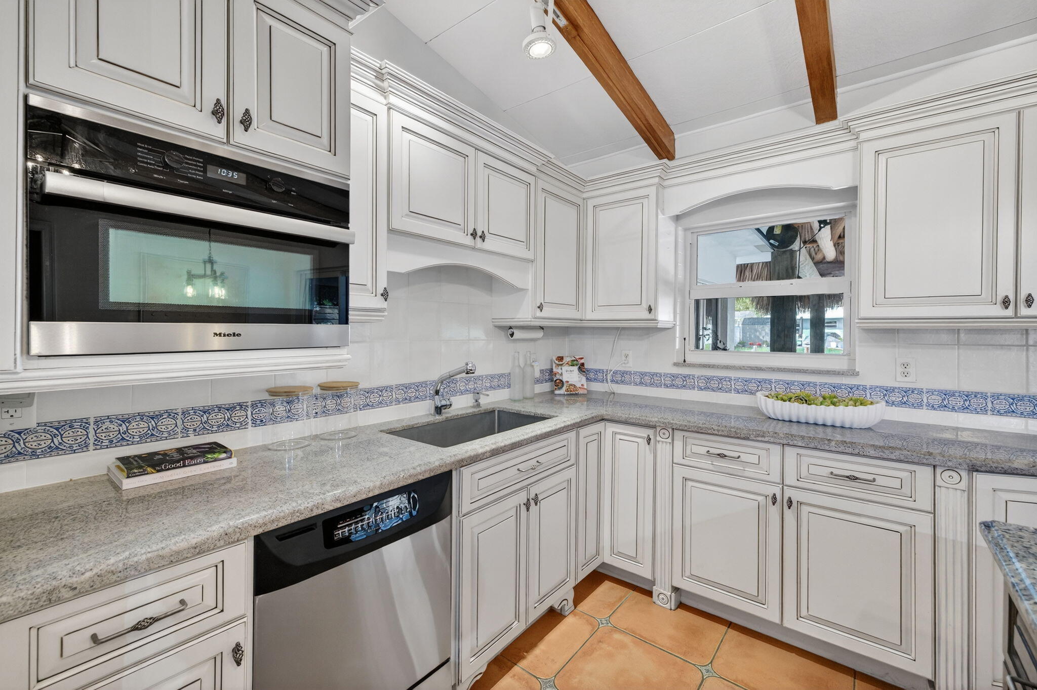 SHADY BANKS & LAUDERDALE ISLES - Residential