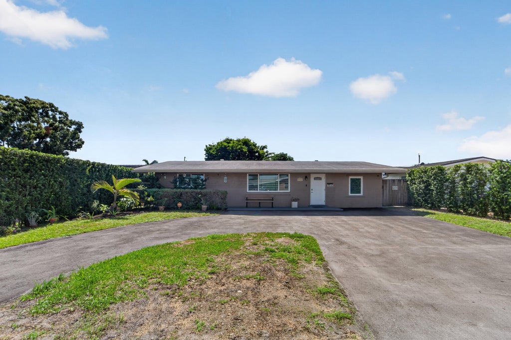 Photo of 8800 NW 15TH Street, Pembroke Pines, FL 33024 (MLS # B26088957)