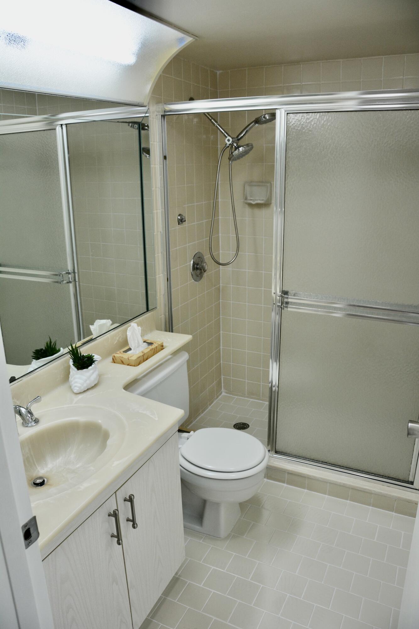 EXETER AT CENTURY VILLAGE CONDO - Residential Lease