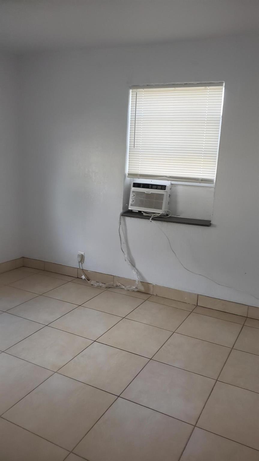 CLOWS - Commercial Sale