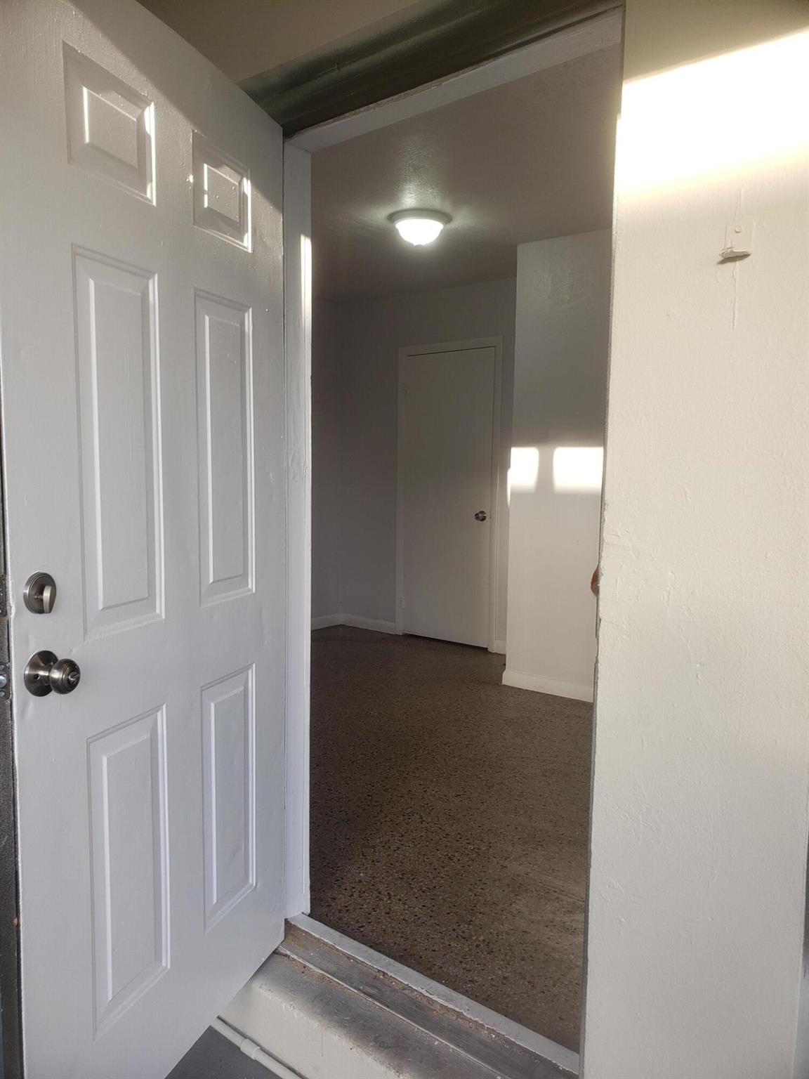 CLOWS - Commercial Sale