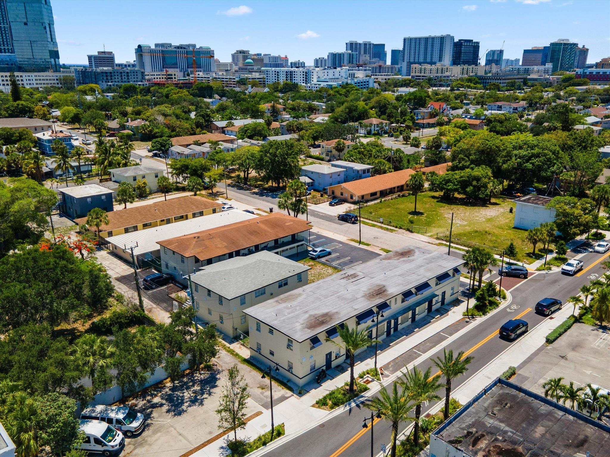 CLOWS - Commercial Sale