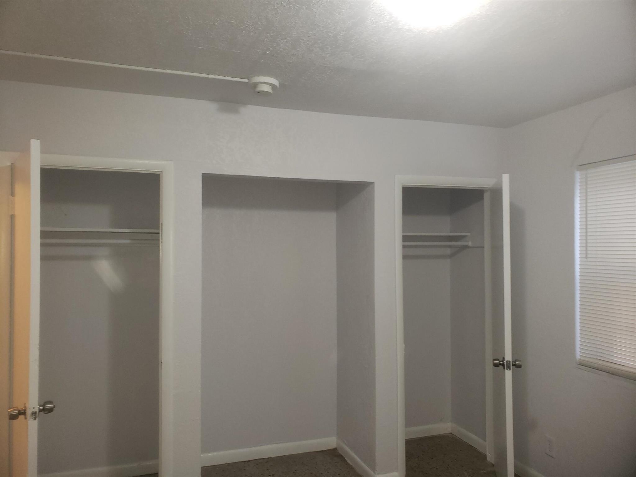 CLOWS - Commercial Sale