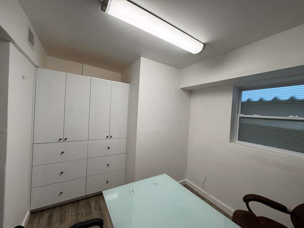 Lloyd Estates 25-47 B - Residential Lease