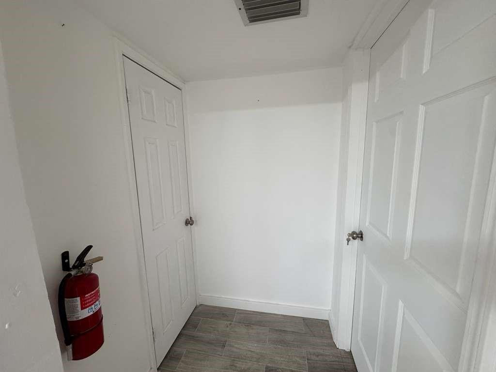 Lloyd Estates 25-47 B - Residential Lease