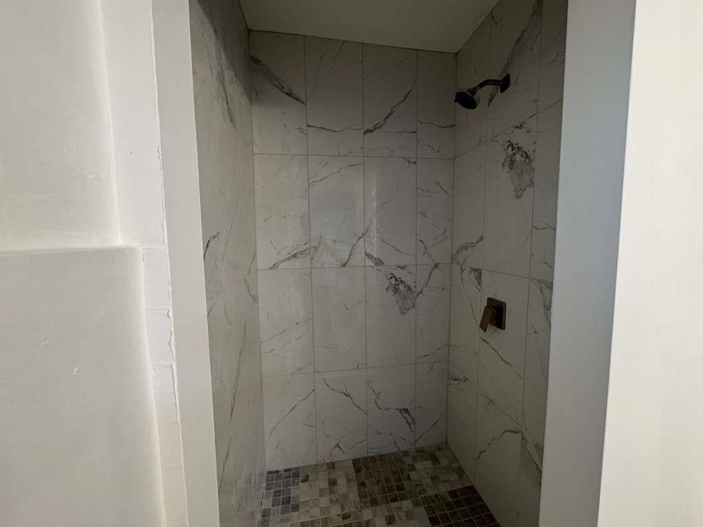 Lloyd Estates 25-47 B - Residential Lease