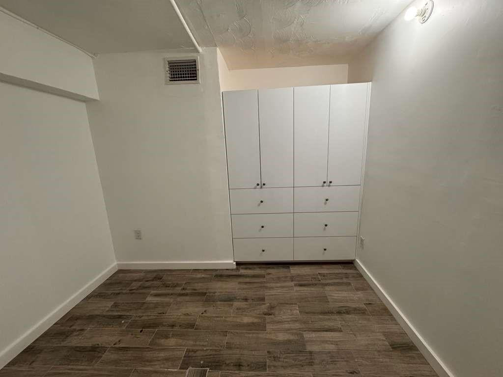 Lloyd Estates 25-47 B - Residential Lease