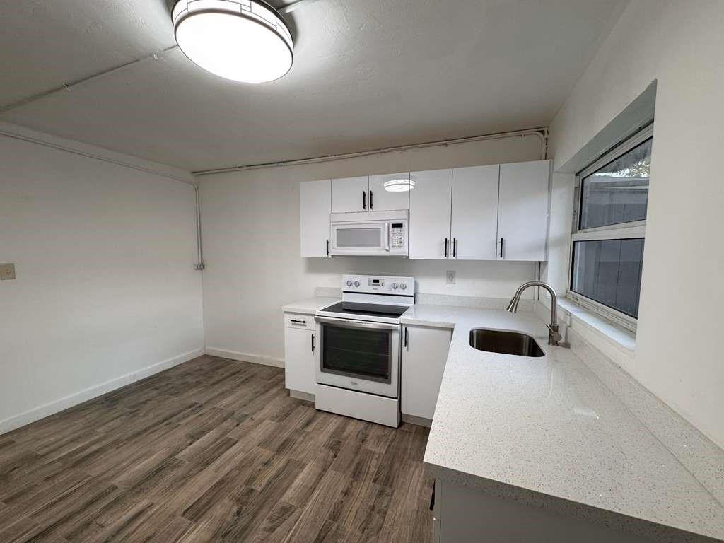 Lloyd Estates 25-47 B - Residential Lease