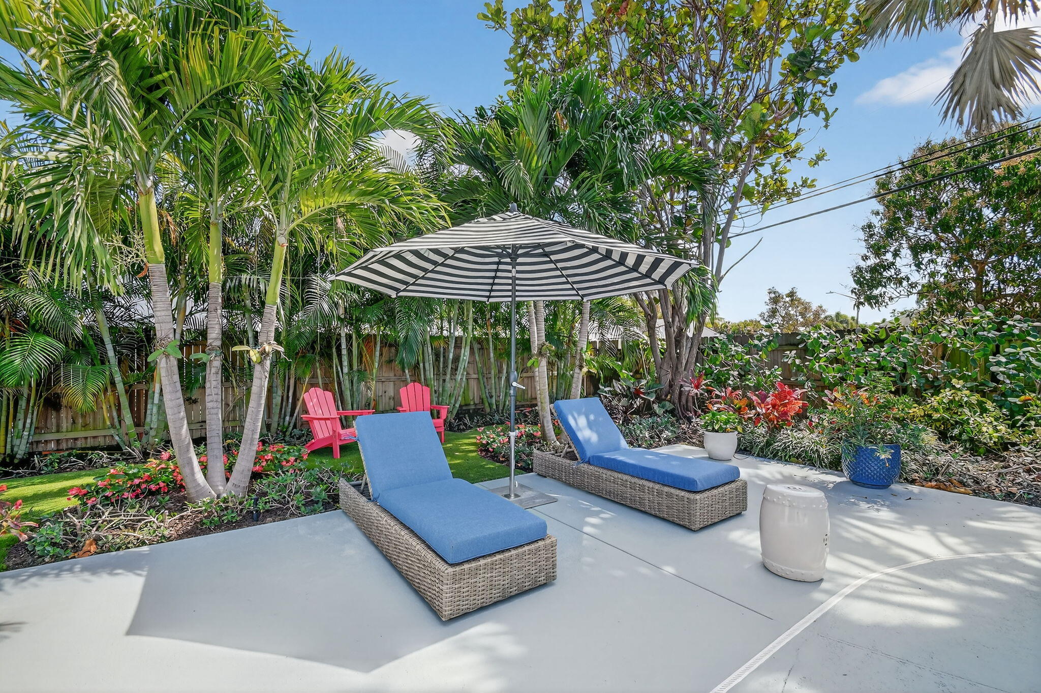 LITTLE RANCHES IN - Residential