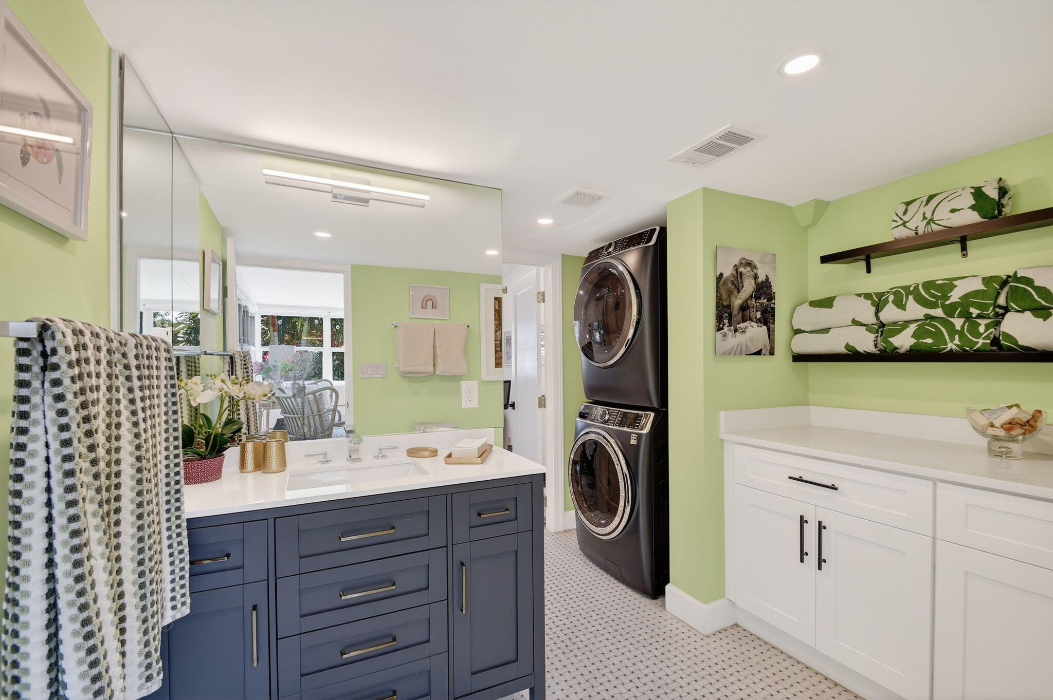 LITTLE RANCHES IN - Residential