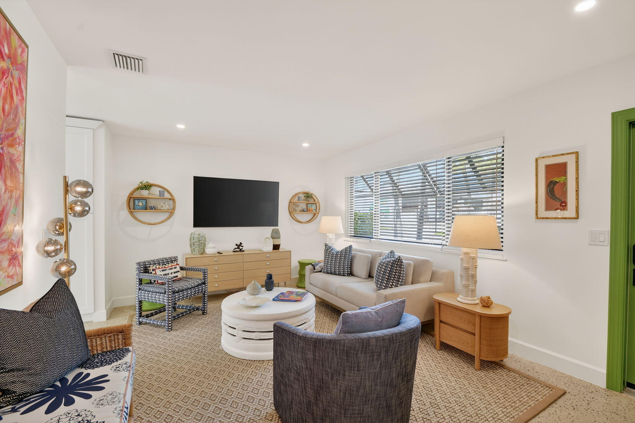 LITTLE RANCHES IN - Residential