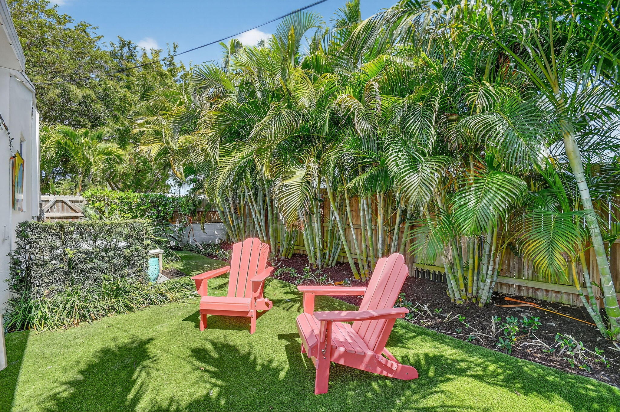 LITTLE RANCHES IN - Residential