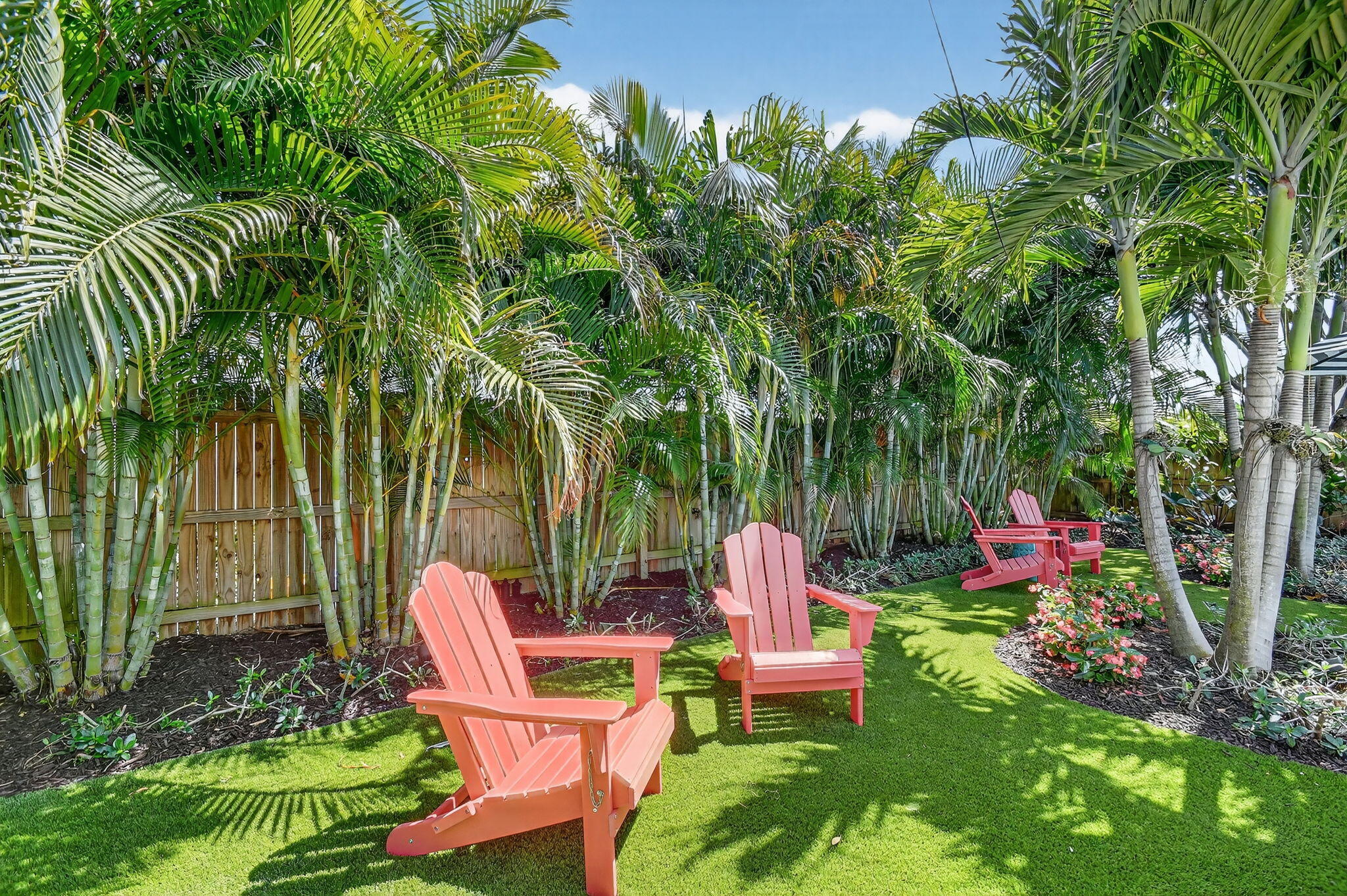 LITTLE RANCHES IN - Residential