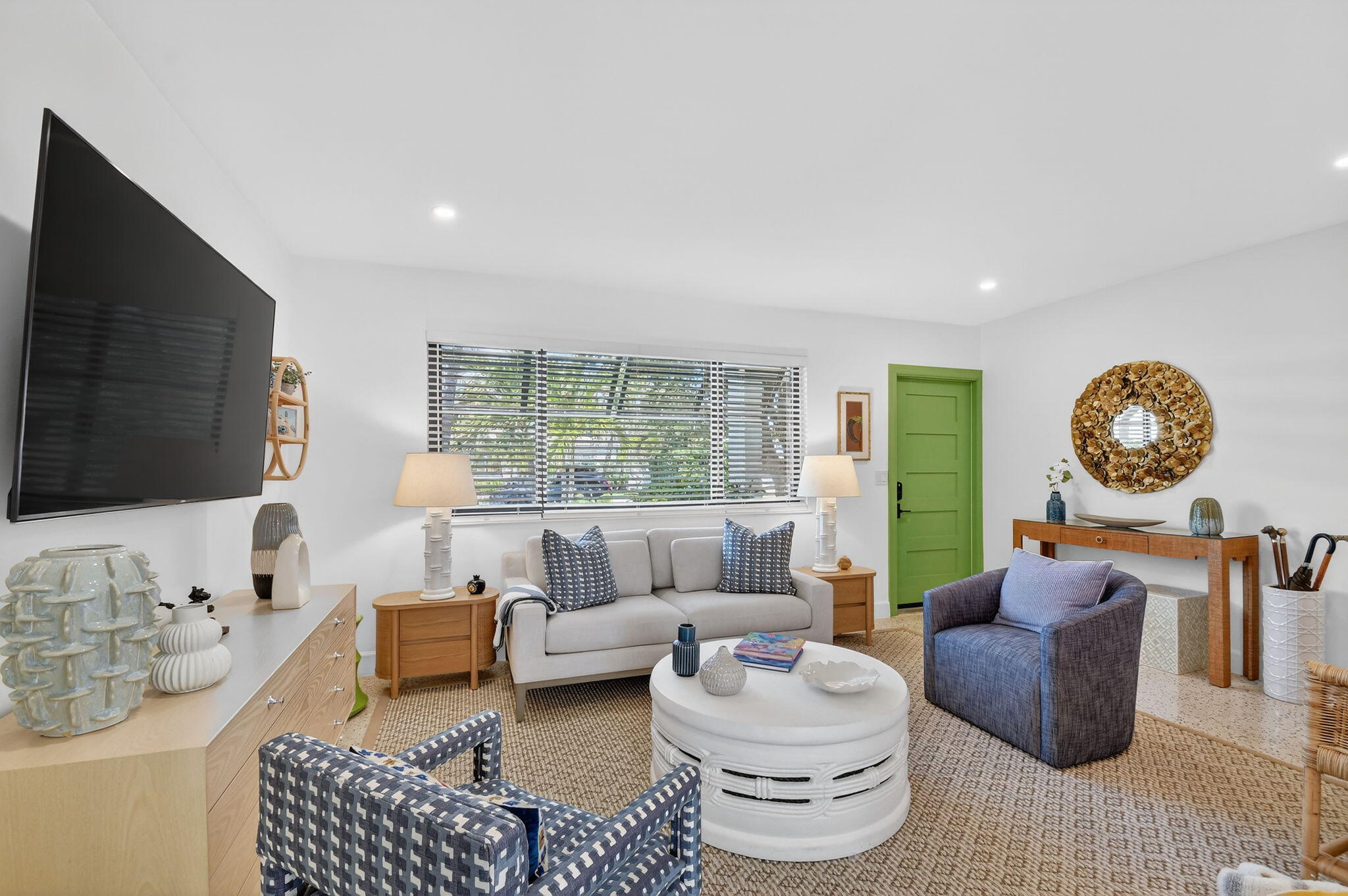 LITTLE RANCHES IN - Residential