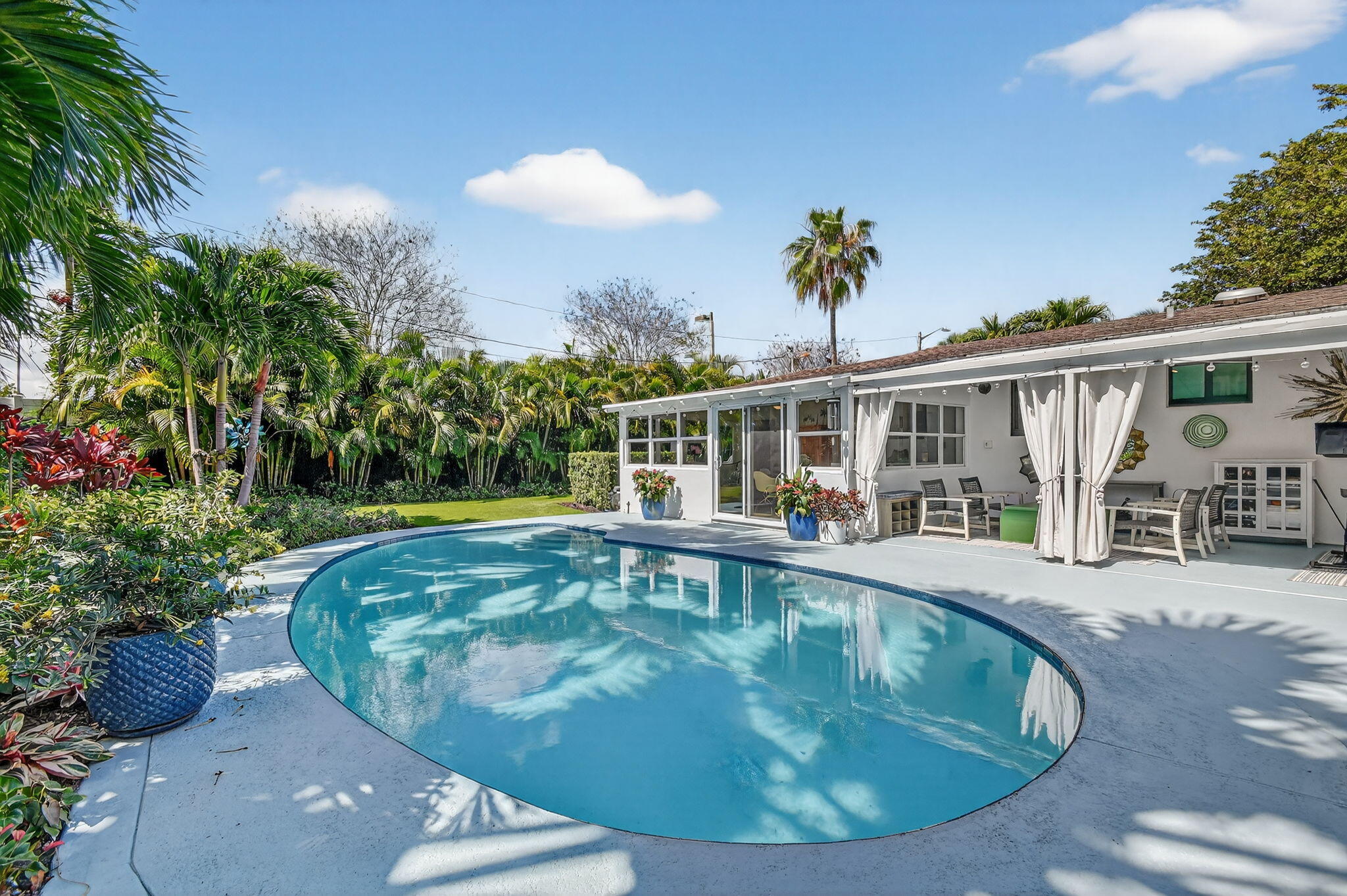 LITTLE RANCHES IN - Residential